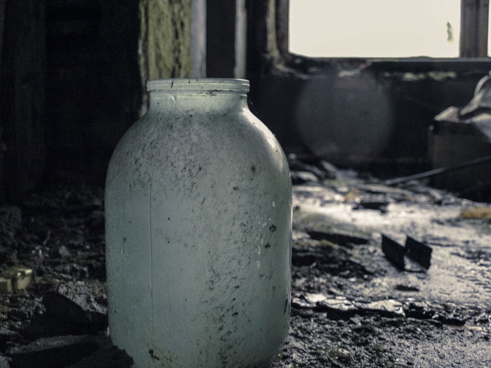 Kindergarten Prypjat - Glas auf Boden