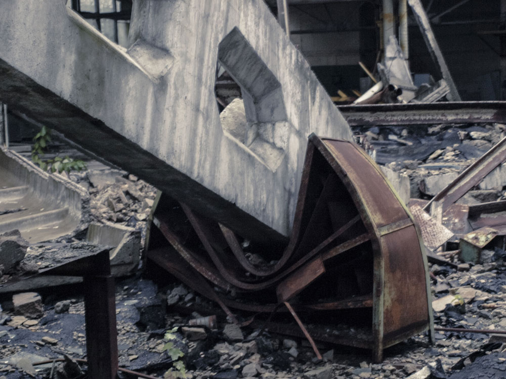 Jupiter-Fabrik - eingestürzter Träger