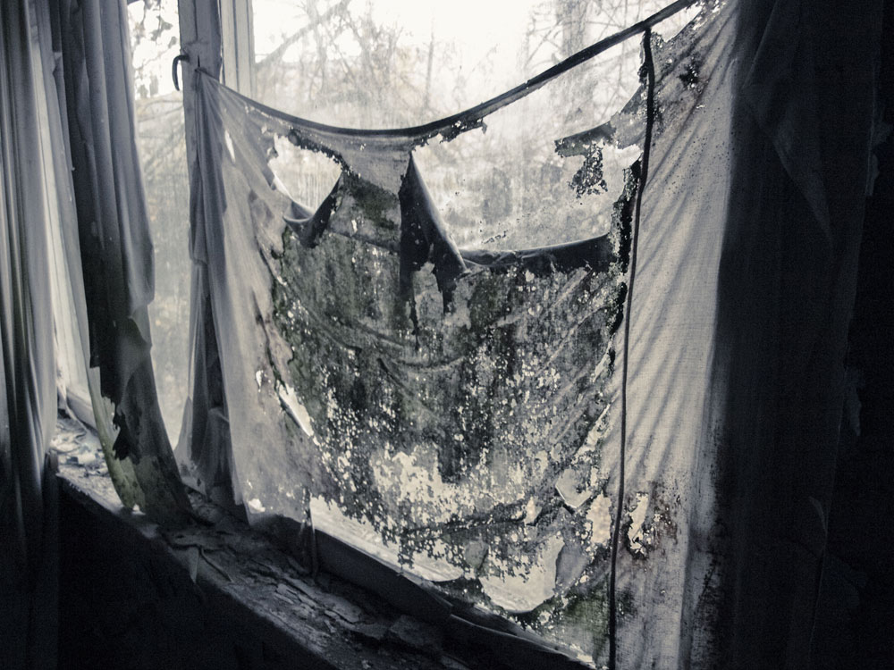 Jupiter-Fabrik - vermoderter Vorhang