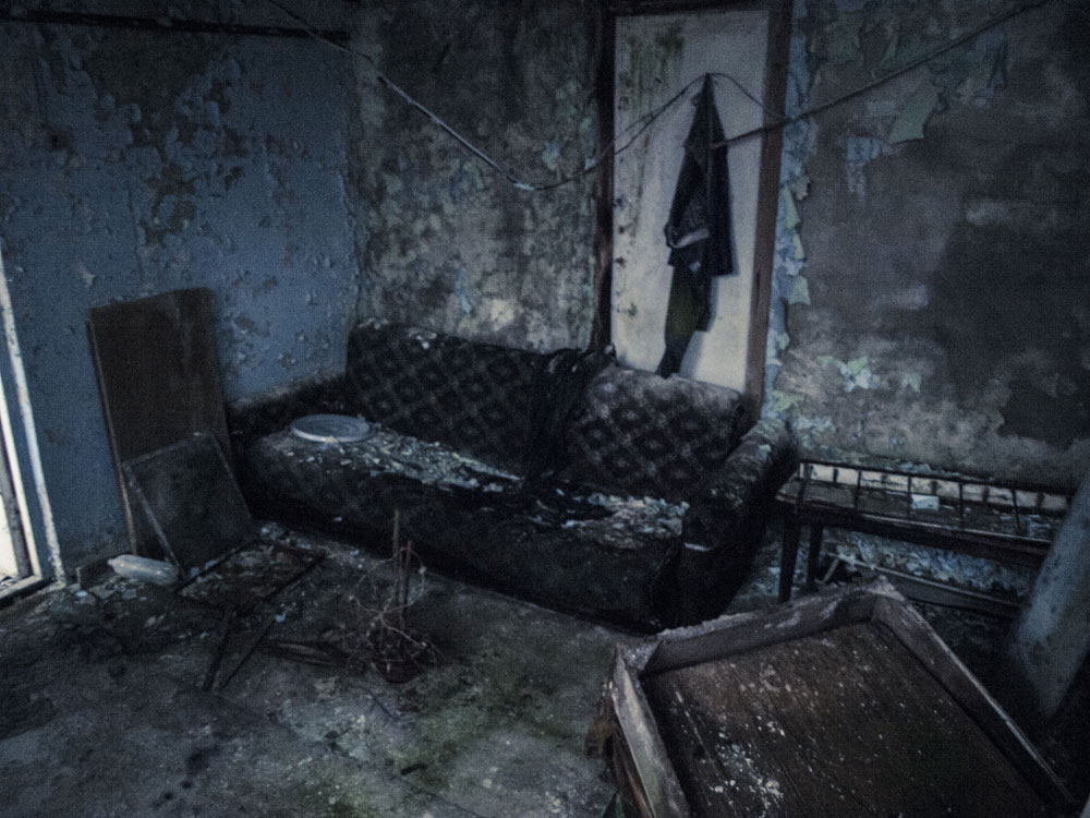 Jupiter-Fabrik - Sofa in Zimmer