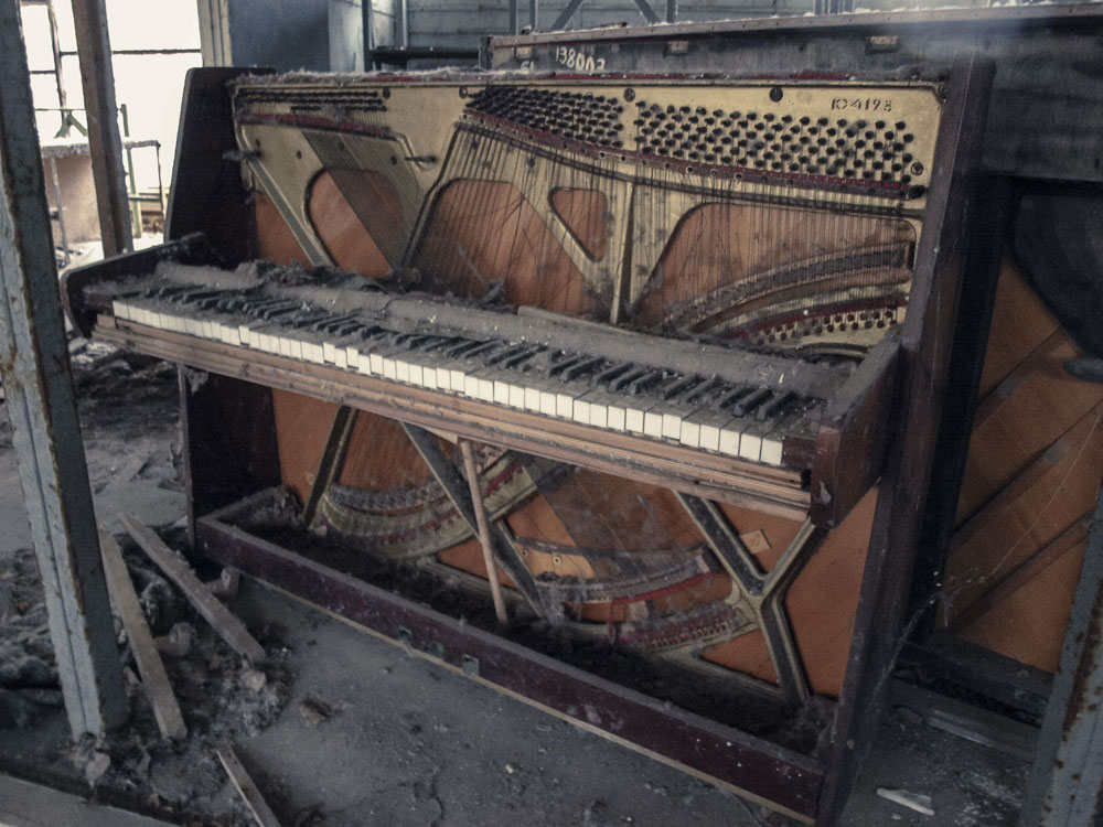 Klavierfabrik - Defektes Klavier