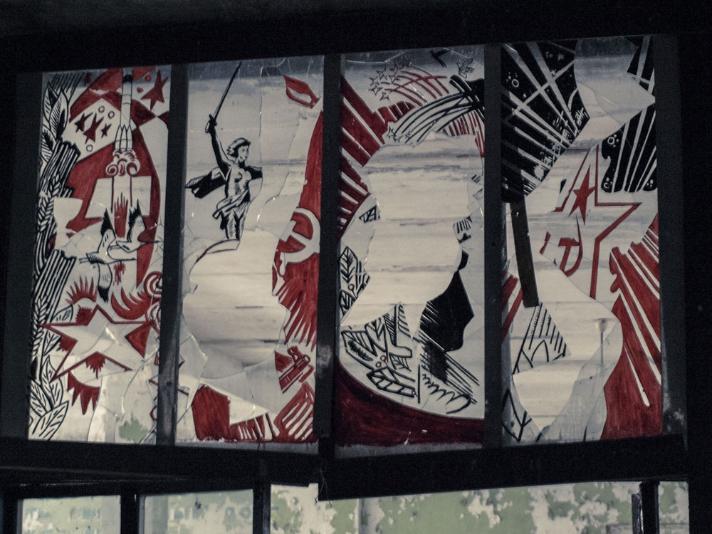 Duga-3-Station  - bemalte Fensterscheiben